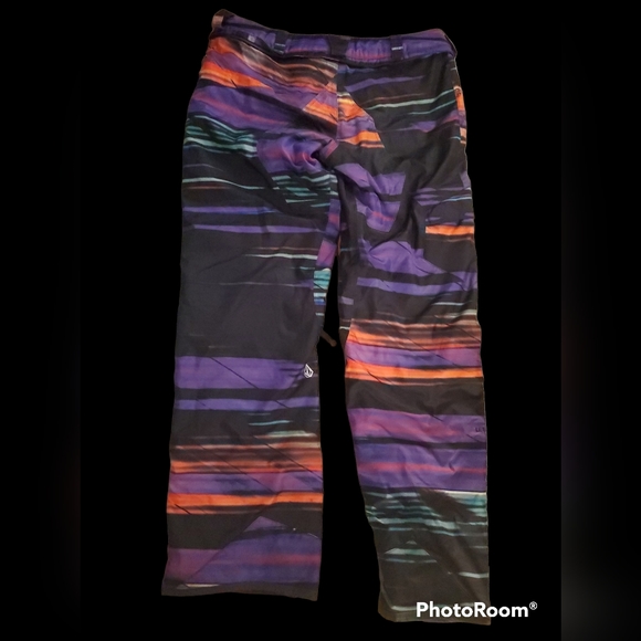 Volcom Snowpants - Picture 2 of 8